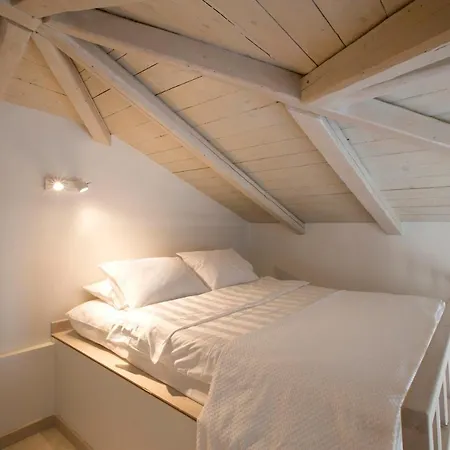 Perivoli In Lemon Orchard * Mesaria (Andros)